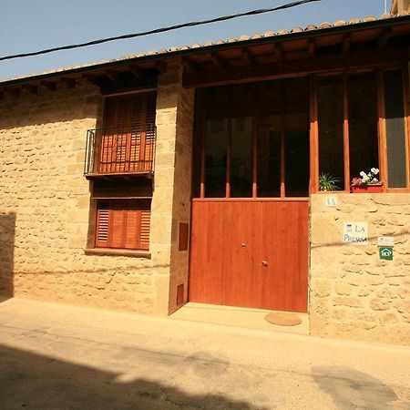 La Premsa Guest House Arnes Bagian luar foto