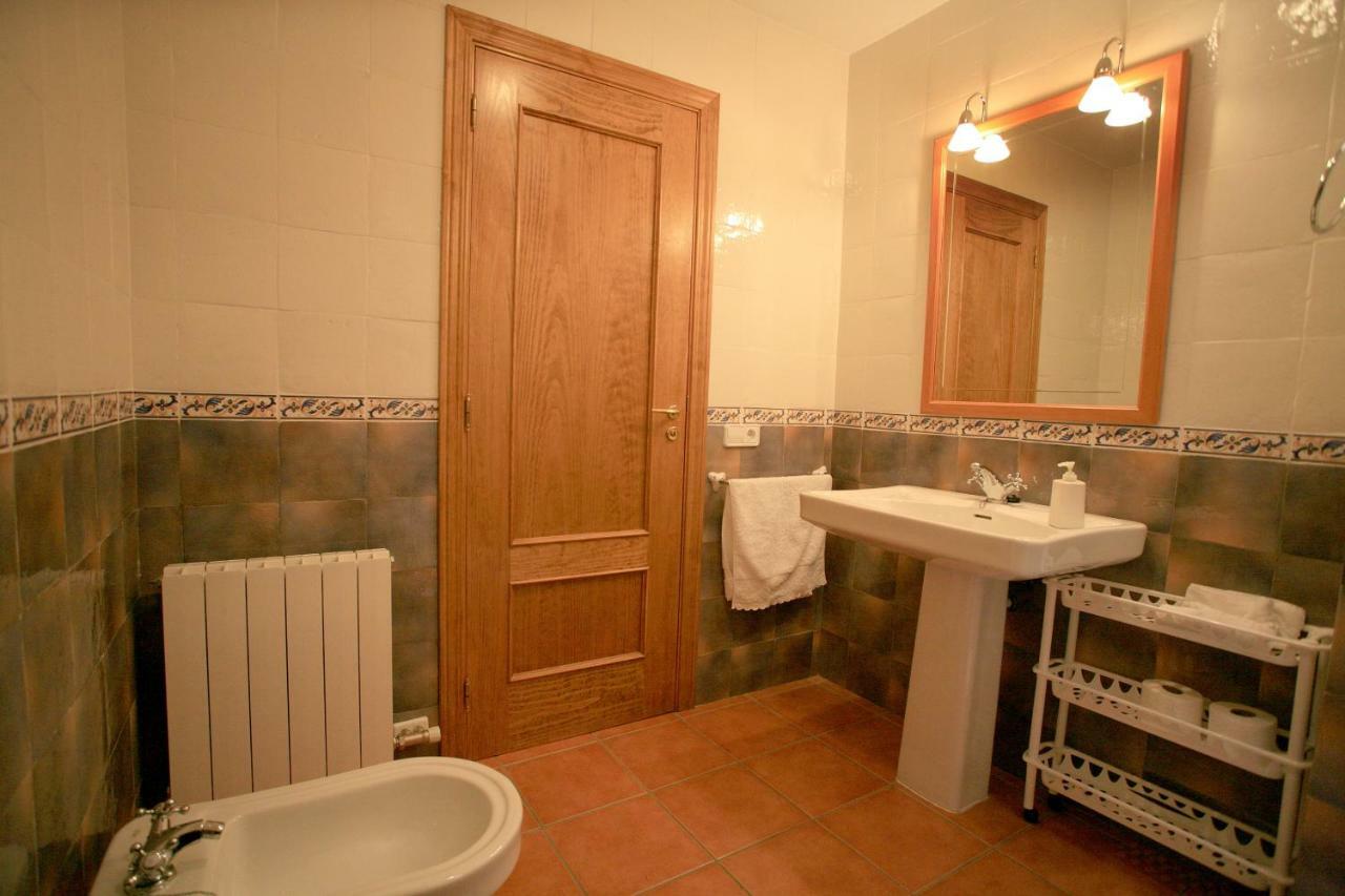 La Premsa Guest House Arnes Bagian luar foto